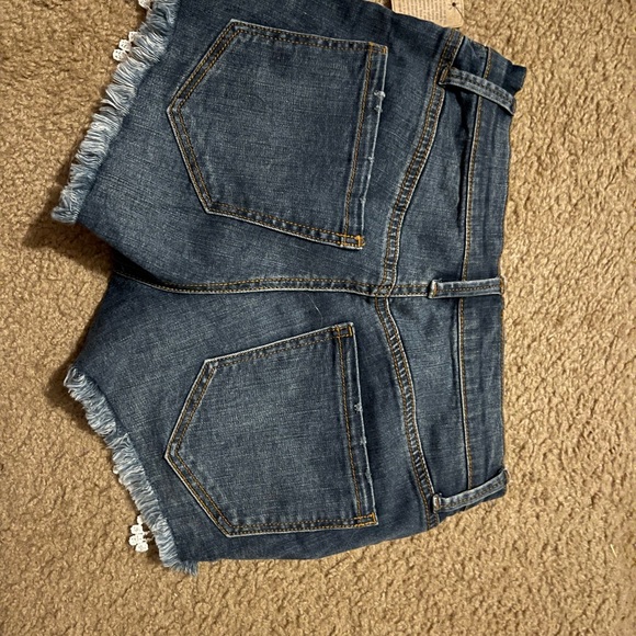 Mudd Jean shorts - Picture 2 of 3